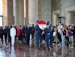 ATA'NIN HUZURUNA ÇIKTILAR