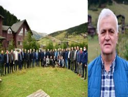 AKP’Lİ İL BAŞKANLARI KÜMBET’TE BULUŞTU