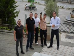 KOLLARIMIZI SIVADIK